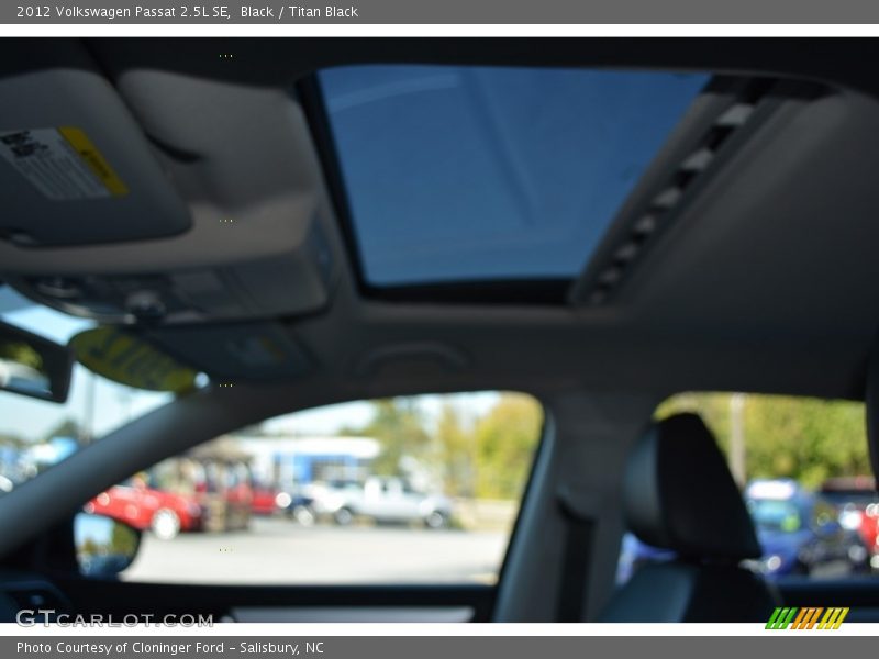 Black / Titan Black 2012 Volkswagen Passat 2.5L SE