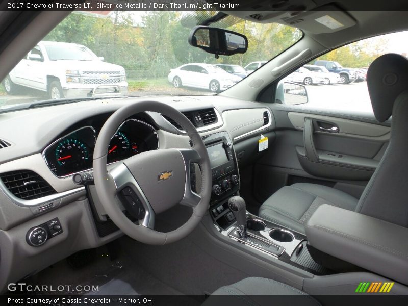 Silver Ice Metallic / Dark Titanium/Light Titanium 2017 Chevrolet Traverse LT