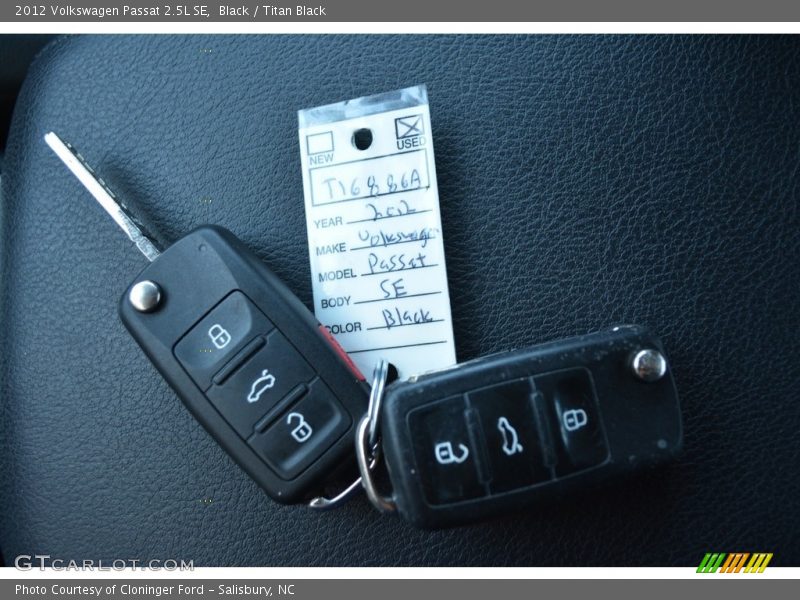 Black / Titan Black 2012 Volkswagen Passat 2.5L SE
