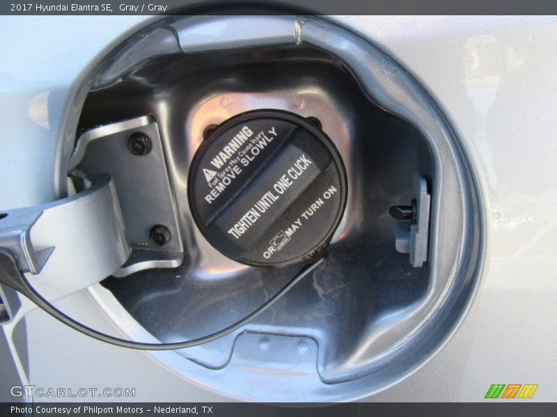 Gray / Gray 2017 Hyundai Elantra SE
