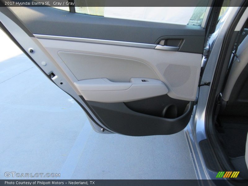 Gray / Gray 2017 Hyundai Elantra SE
