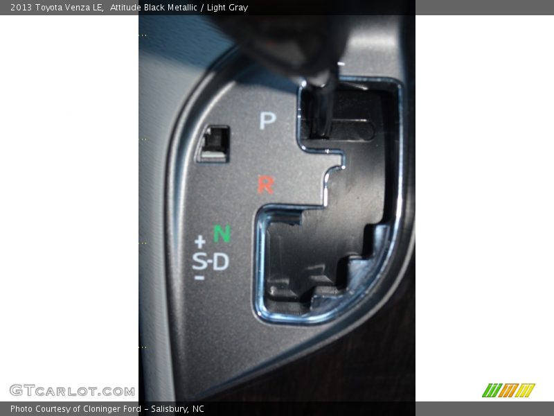 Attitude Black Metallic / Light Gray 2013 Toyota Venza LE