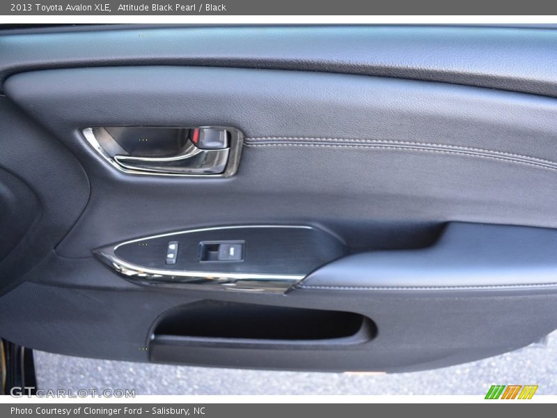Attitude Black Pearl / Black 2013 Toyota Avalon XLE