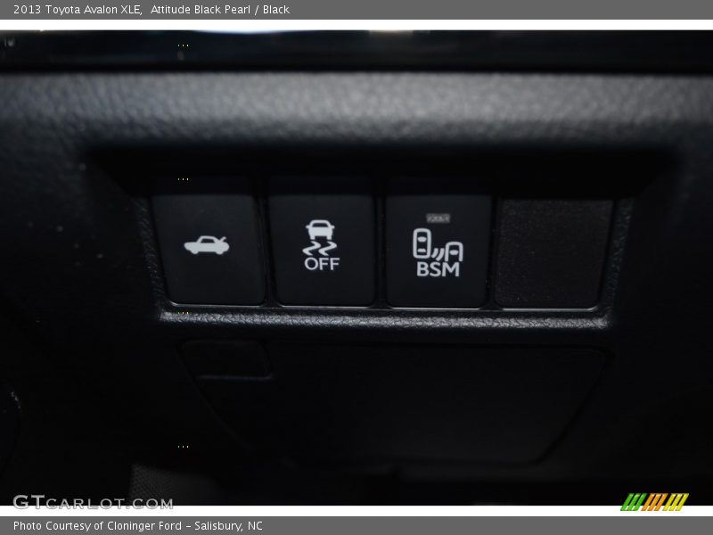 Attitude Black Pearl / Black 2013 Toyota Avalon XLE