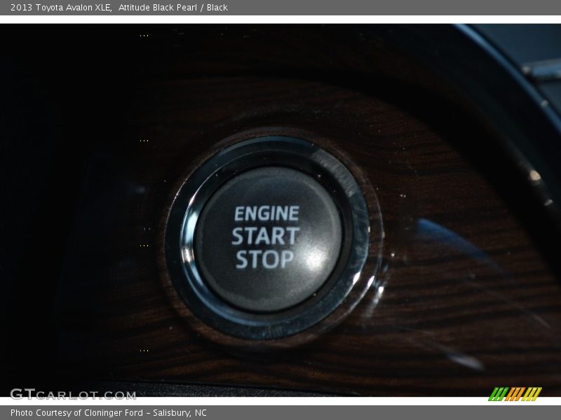 Attitude Black Pearl / Black 2013 Toyota Avalon XLE