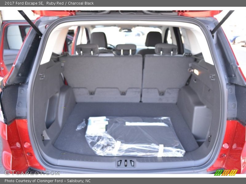 Ruby Red / Charcoal Black 2017 Ford Escape SE