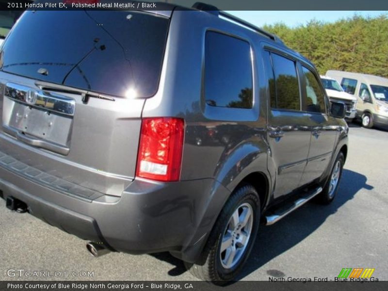 Polished Metal Metallic / Black 2011 Honda Pilot EX
