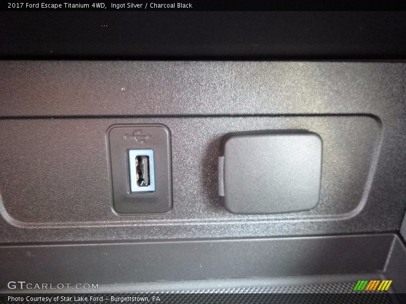 Ingot Silver / Charcoal Black 2017 Ford Escape Titanium 4WD