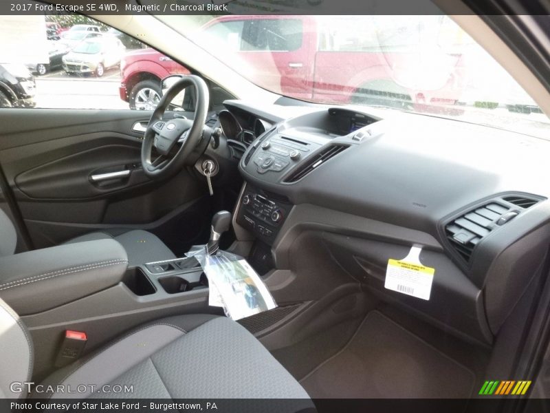Magnetic / Charcoal Black 2017 Ford Escape SE 4WD