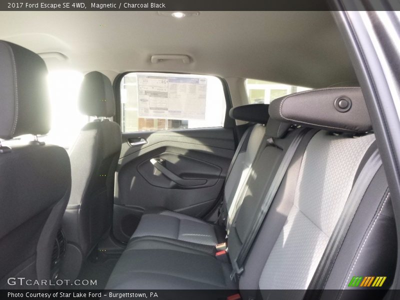 Magnetic / Charcoal Black 2017 Ford Escape SE 4WD