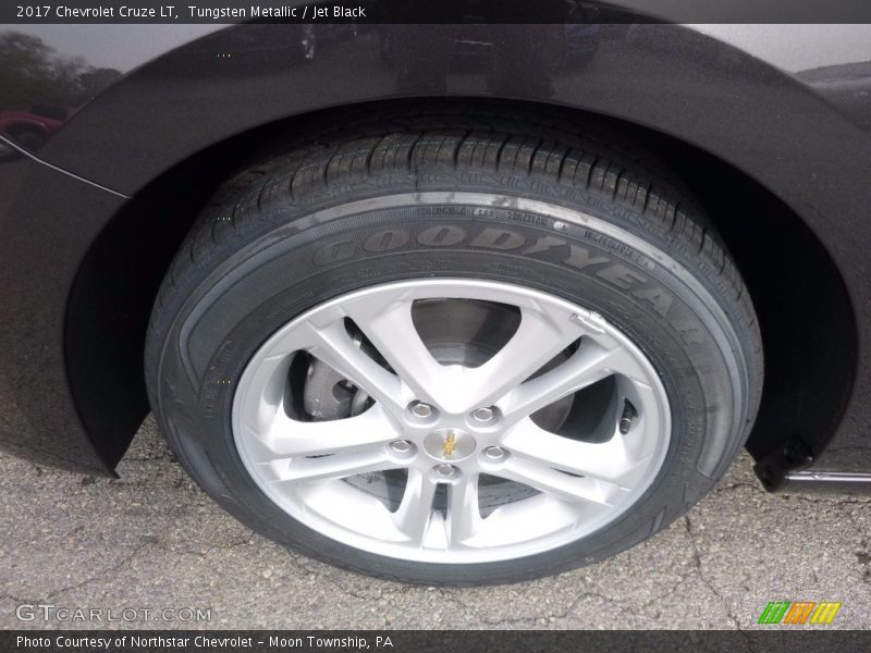 Tungsten Metallic / Jet Black 2017 Chevrolet Cruze LT
