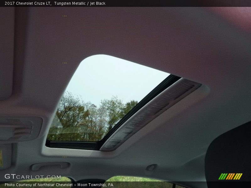Tungsten Metallic / Jet Black 2017 Chevrolet Cruze LT