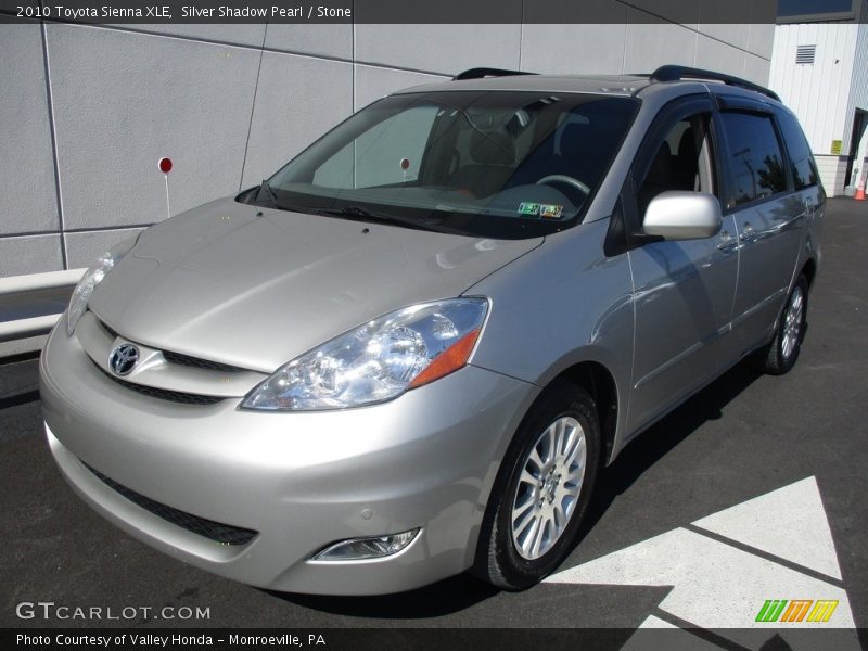 Front 3/4 View of 2010 Sienna XLE