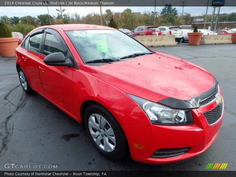 Front 3/4 View of 2014 Cruze LS