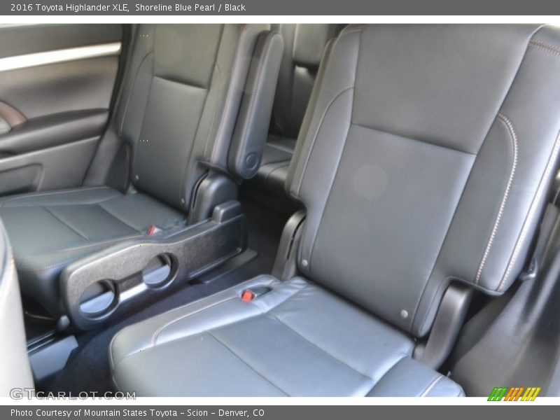 Shoreline Blue Pearl / Black 2016 Toyota Highlander XLE