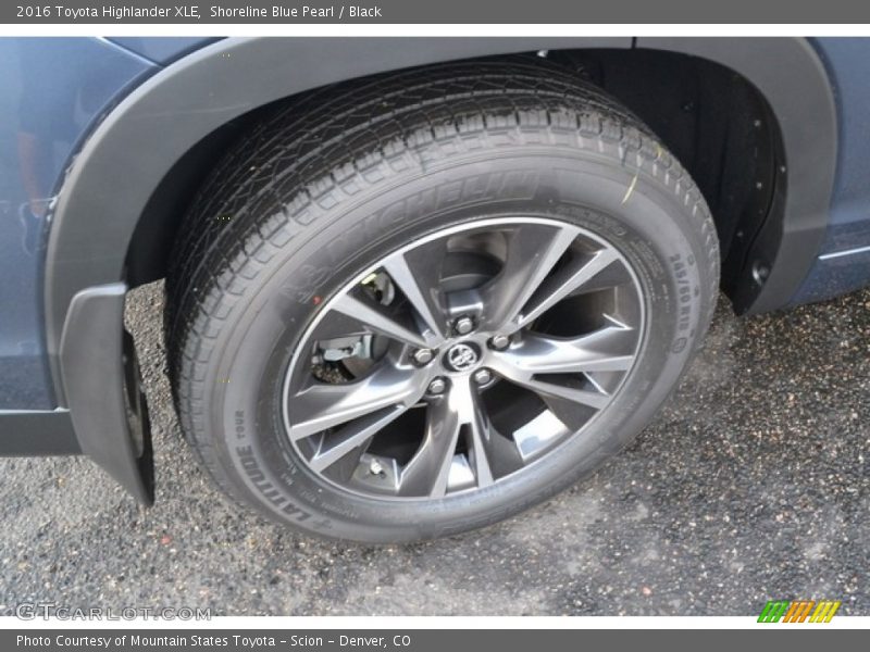 Shoreline Blue Pearl / Black 2016 Toyota Highlander XLE