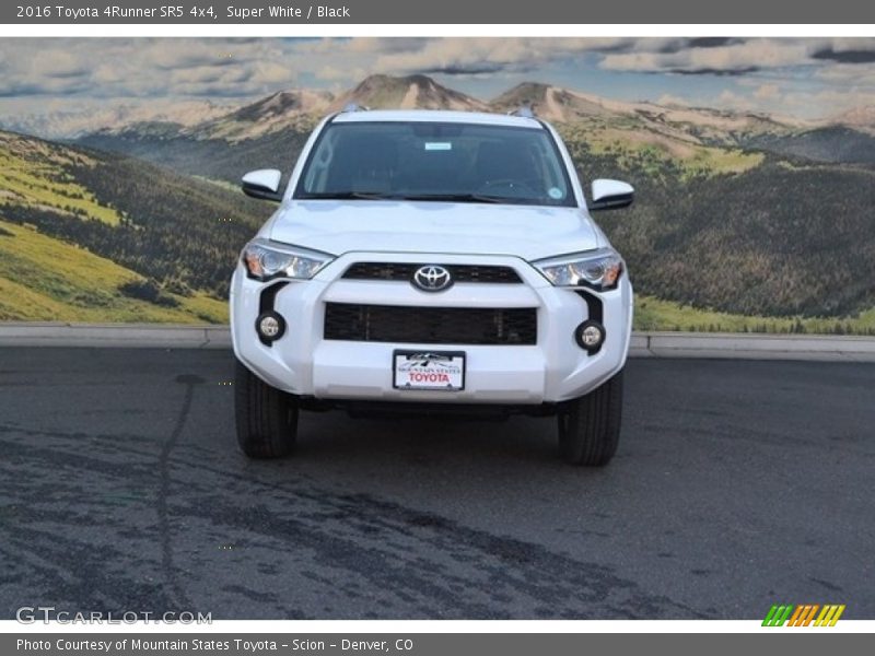 Super White / Black 2016 Toyota 4Runner SR5 4x4