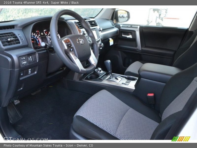 Super White / Black 2016 Toyota 4Runner SR5 4x4