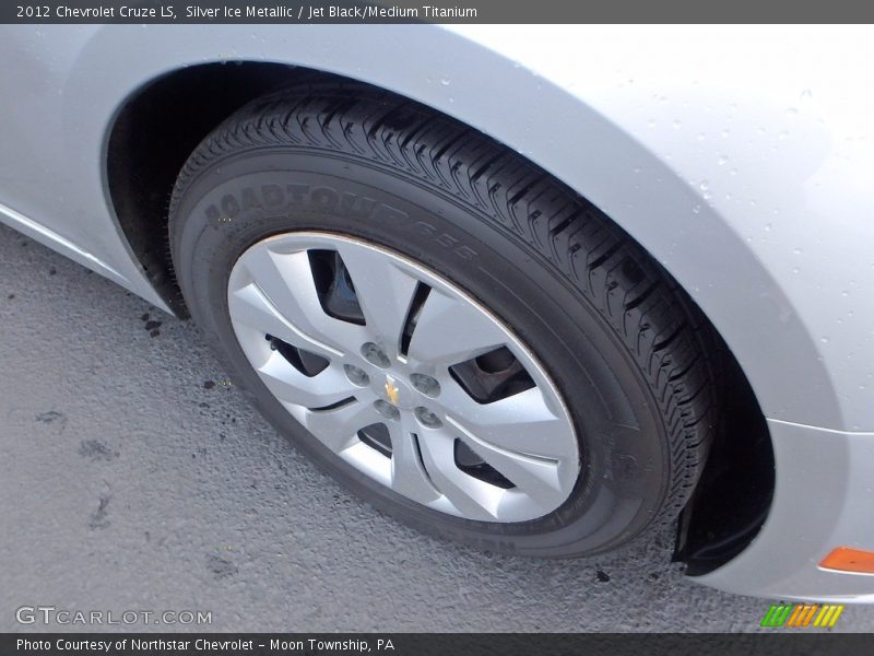 Silver Ice Metallic / Jet Black/Medium Titanium 2012 Chevrolet Cruze LS