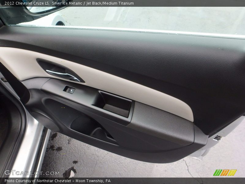 Silver Ice Metallic / Jet Black/Medium Titanium 2012 Chevrolet Cruze LS
