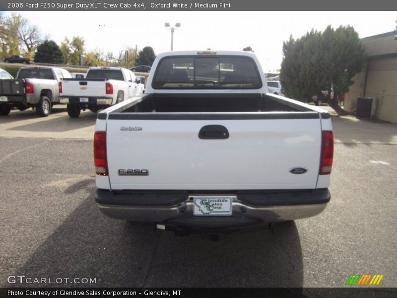 Oxford White / Medium Flint 2006 Ford F250 Super Duty XLT Crew Cab 4x4