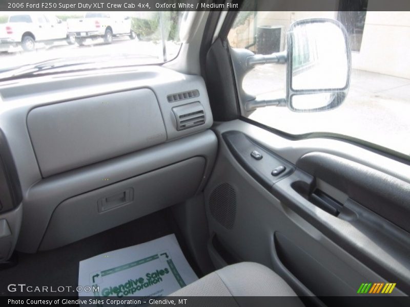 Oxford White / Medium Flint 2006 Ford F250 Super Duty XLT Crew Cab 4x4
