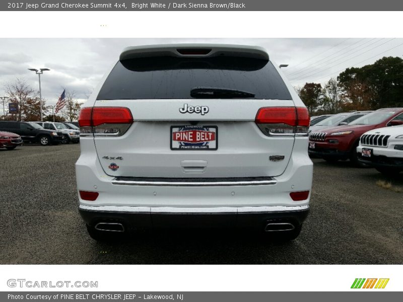 Bright White / Dark Sienna Brown/Black 2017 Jeep Grand Cherokee Summit 4x4
