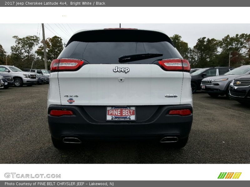 Bright White / Black 2017 Jeep Cherokee Latitude 4x4