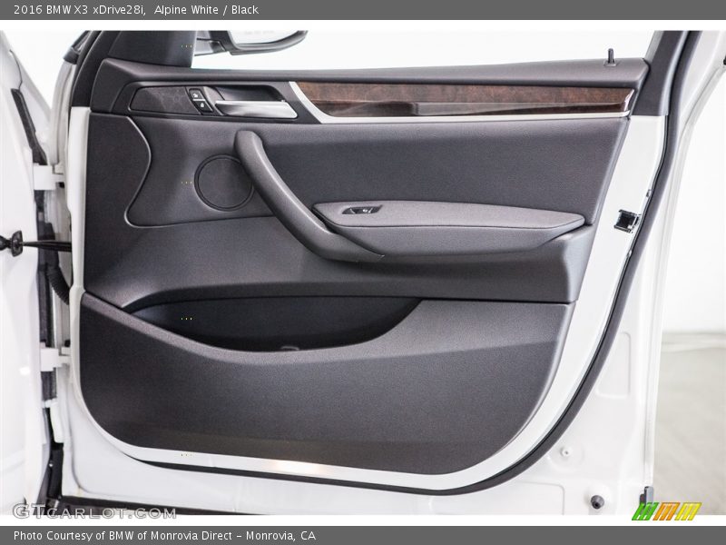 Alpine White / Black 2016 BMW X3 xDrive28i