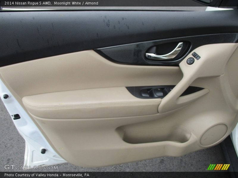 Moonlight White / Almond 2014 Nissan Rogue S AWD