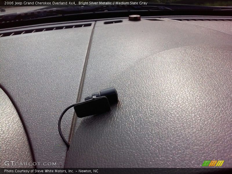 Bright Silver Metallic / Medium Slate Gray 2006 Jeep Grand Cherokee Overland 4x4