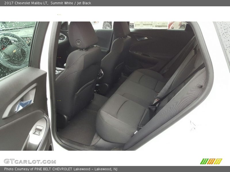 Summit White / Jet Black 2017 Chevrolet Malibu LT