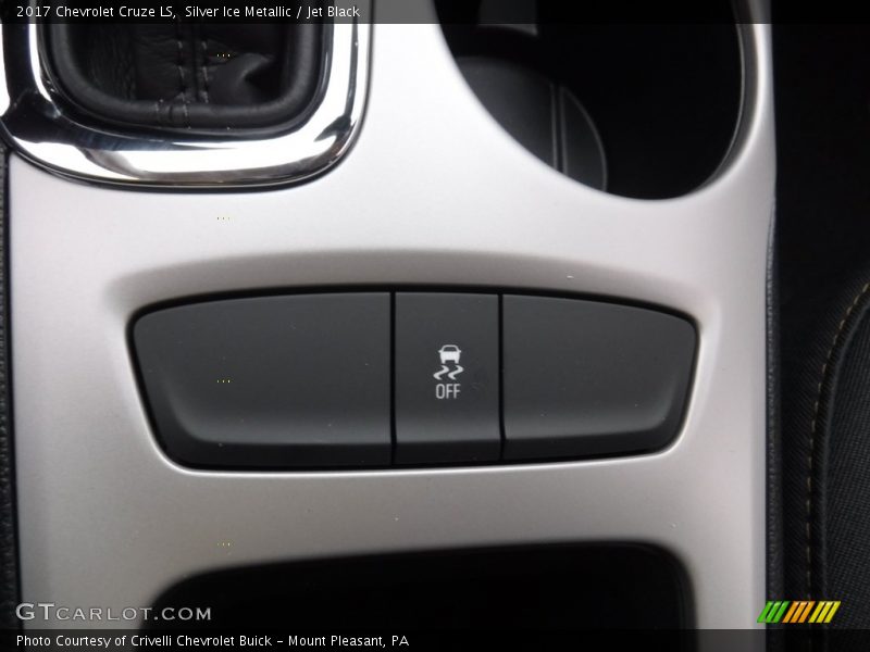 Silver Ice Metallic / Jet Black 2017 Chevrolet Cruze LS