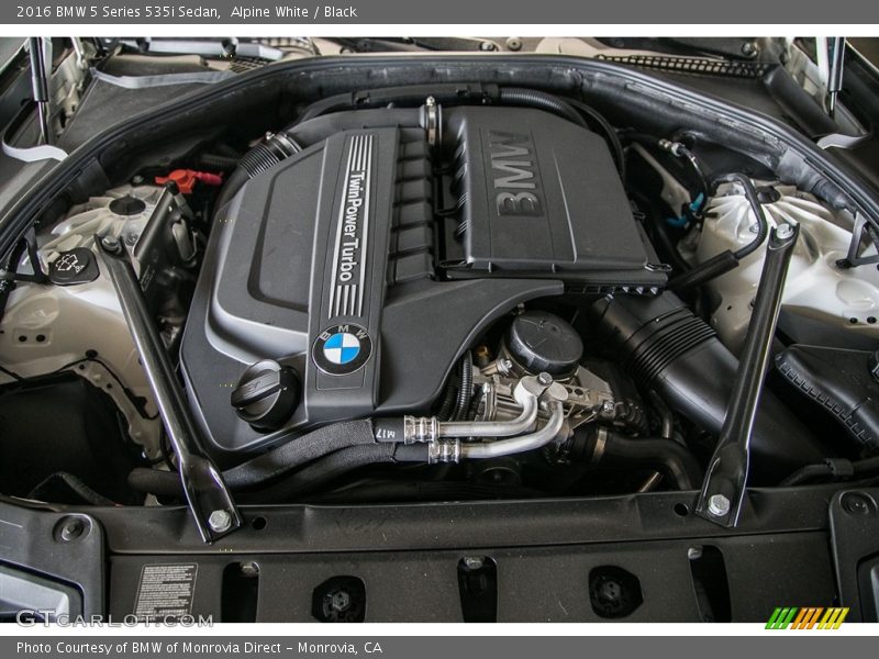 Alpine White / Black 2016 BMW 5 Series 535i Sedan