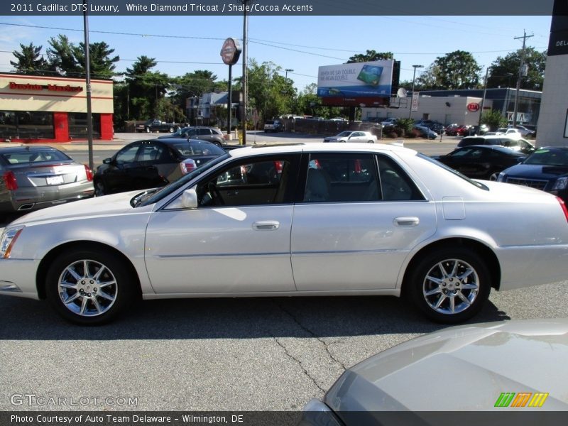 White Diamond Tricoat / Shale/Cocoa Accents 2011 Cadillac DTS Luxury