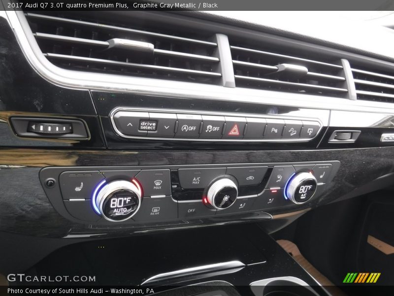 Graphite Gray Metallic / Black 2017 Audi Q7 3.0T quattro Premium Plus