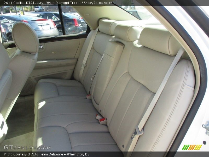White Diamond Tricoat / Shale/Cocoa Accents 2011 Cadillac DTS Luxury