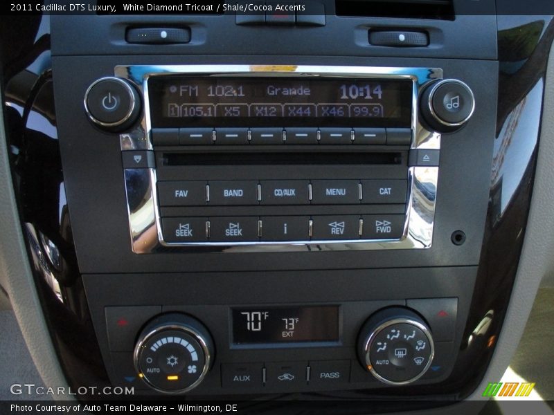 White Diamond Tricoat / Shale/Cocoa Accents 2011 Cadillac DTS Luxury