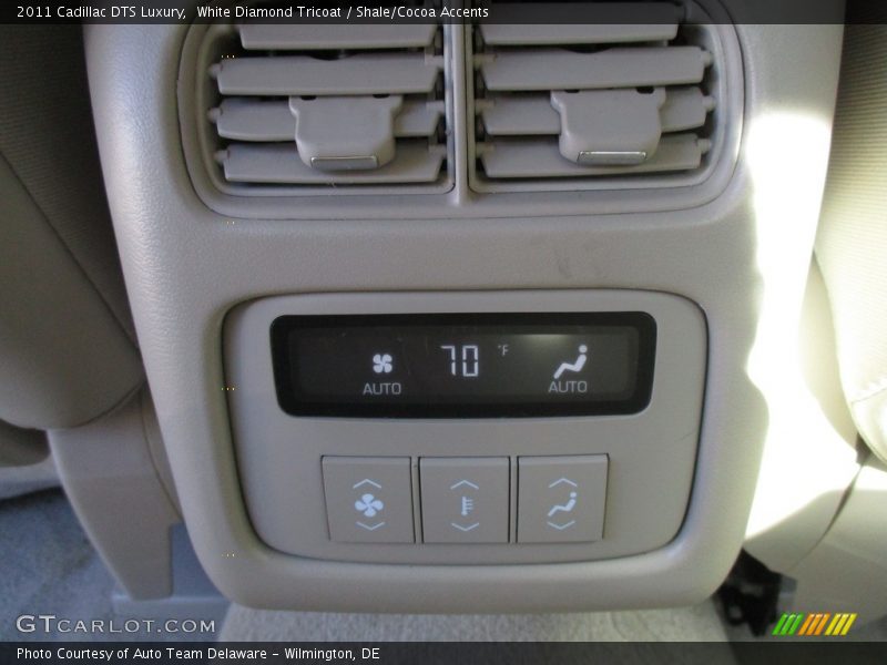 White Diamond Tricoat / Shale/Cocoa Accents 2011 Cadillac DTS Luxury