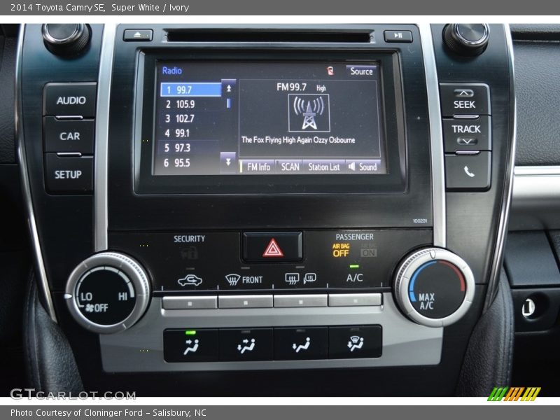 Super White / Ivory 2014 Toyota Camry SE