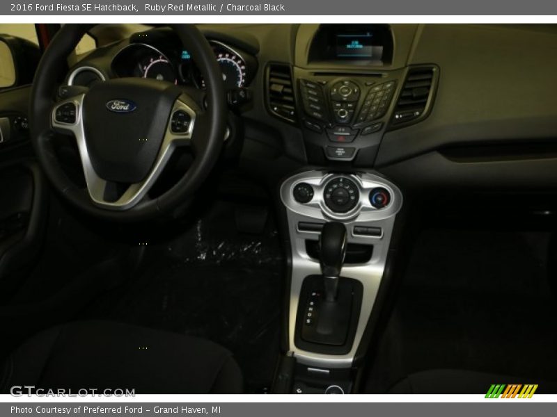 Ruby Red Metallic / Charcoal Black 2016 Ford Fiesta SE Hatchback
