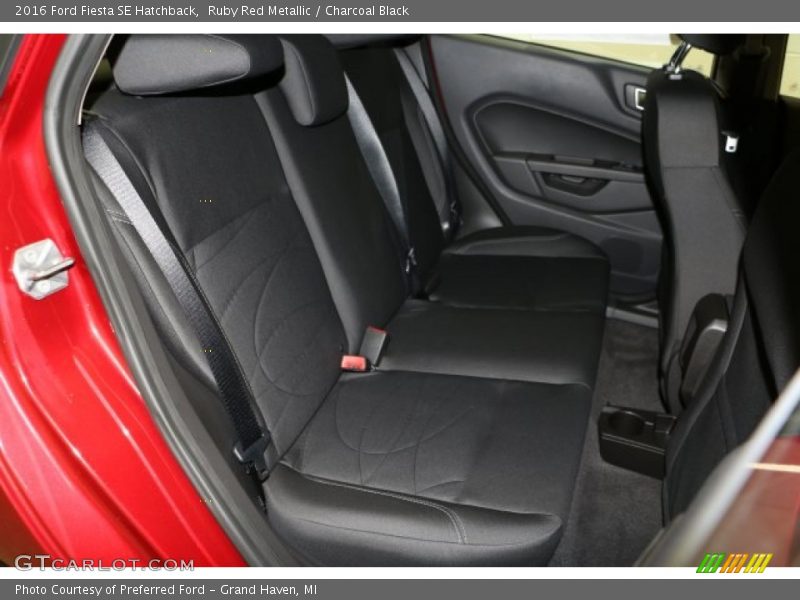 Ruby Red Metallic / Charcoal Black 2016 Ford Fiesta SE Hatchback