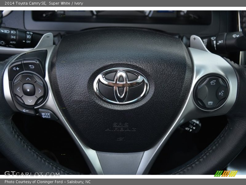 Super White / Ivory 2014 Toyota Camry SE