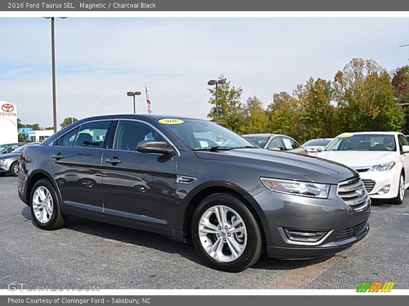 Magnetic / Charcoal Black 2016 Ford Taurus SEL