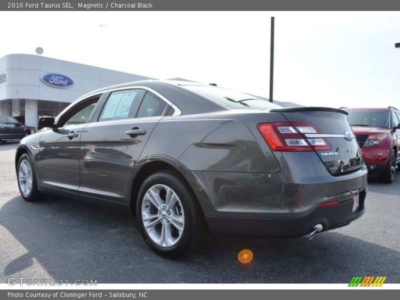 Magnetic / Charcoal Black 2016 Ford Taurus SEL