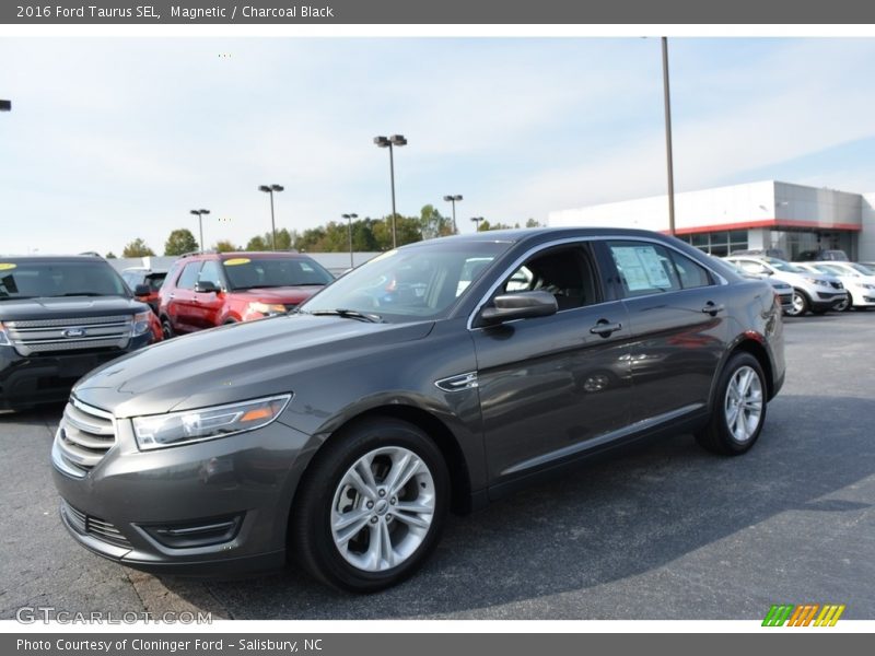 Magnetic / Charcoal Black 2016 Ford Taurus SEL