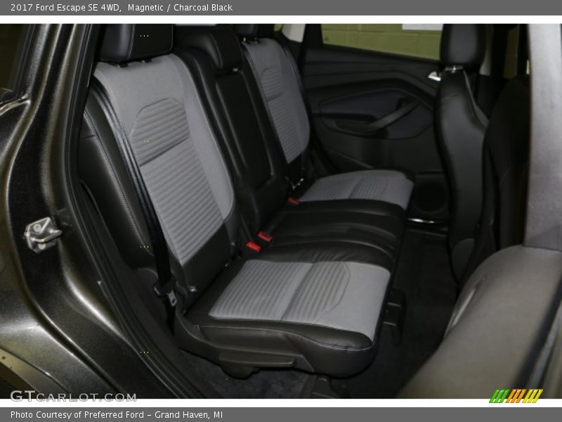 Magnetic / Charcoal Black 2017 Ford Escape SE 4WD