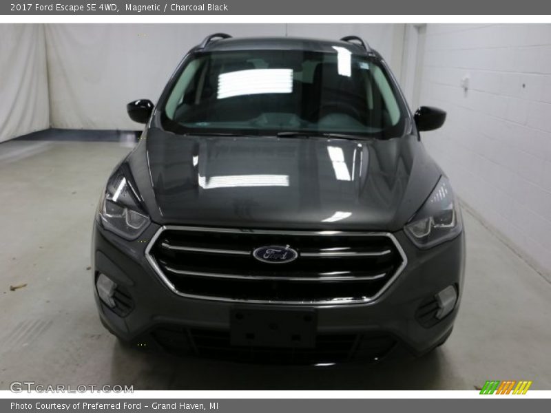 Magnetic / Charcoal Black 2017 Ford Escape SE 4WD