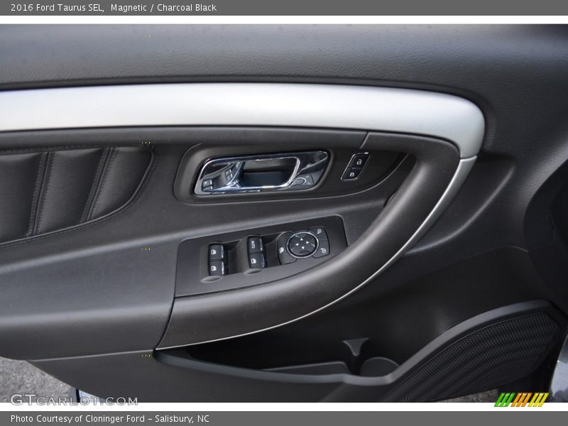 Magnetic / Charcoal Black 2016 Ford Taurus SEL