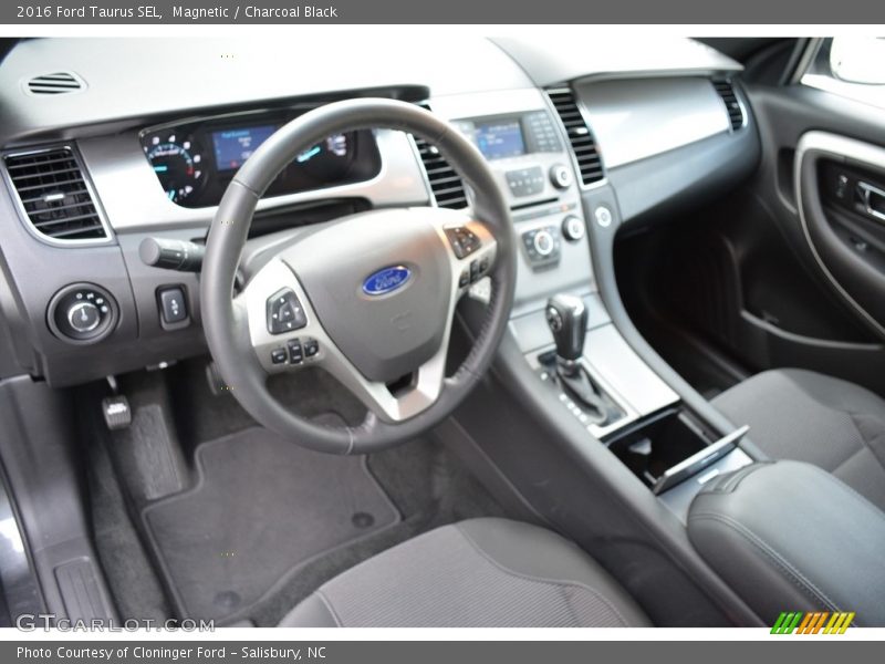 Magnetic / Charcoal Black 2016 Ford Taurus SEL